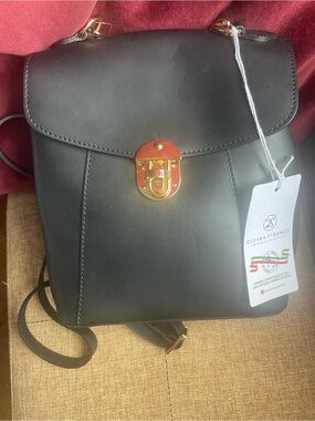 Divina Firenze Black Leather convertible Backpack Crossbody NWT Italy
